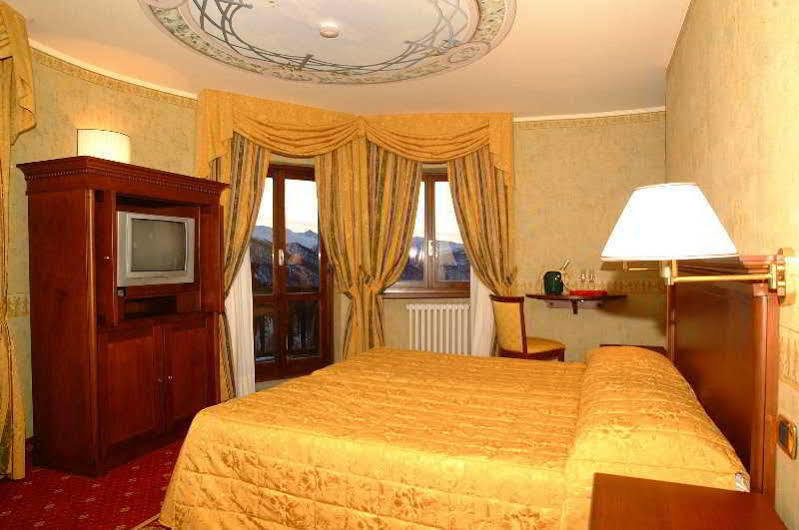Hotel Belvedere Sestriere Buitenkant foto